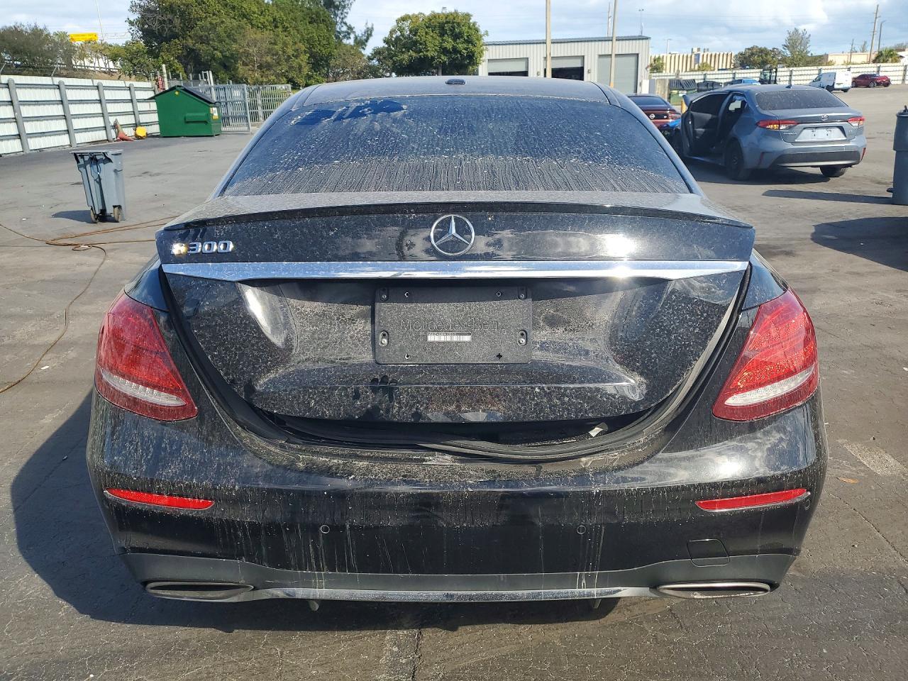 2017 Mercedes-Benz E 300 - Image 6