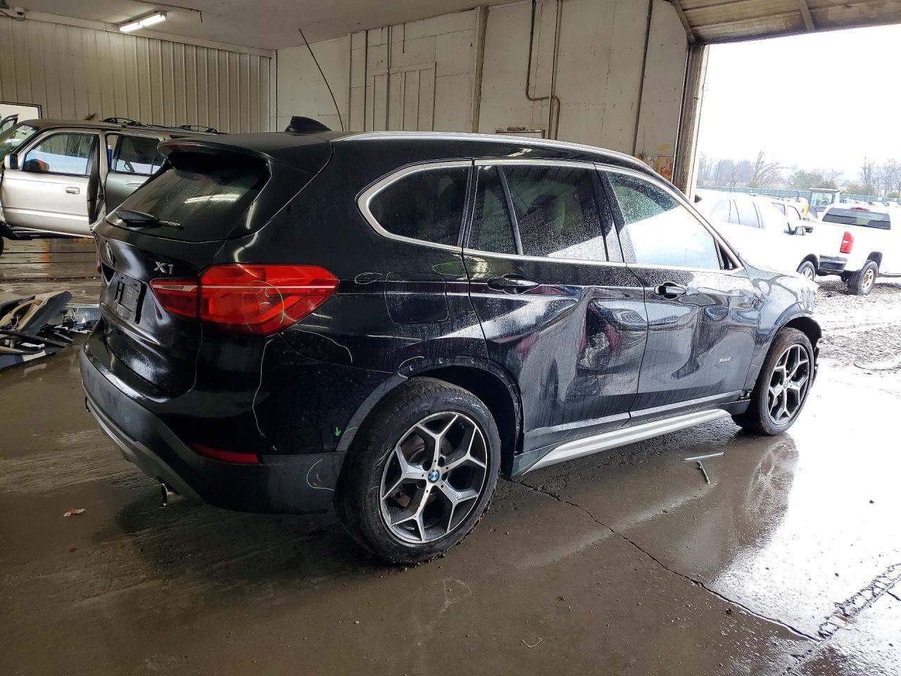 2018 BMW X1 xDrive28I - Фото 3