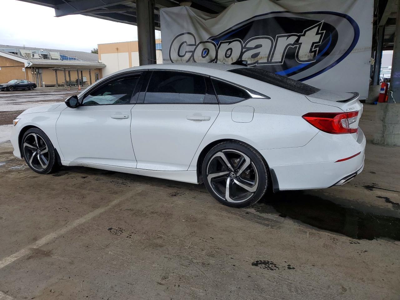 2022 Honda Accord Sport - Фото 2