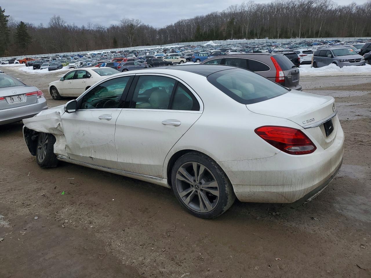 2018 Mercedes-Benz C 300 4Matic - Фото 2