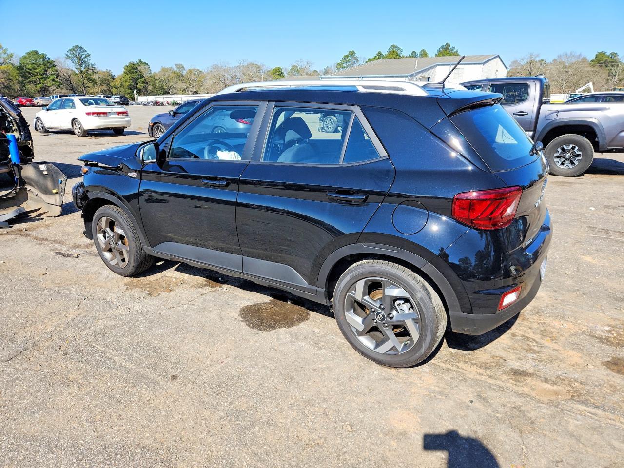 2026 Hyundai Venue Sel - Image 2