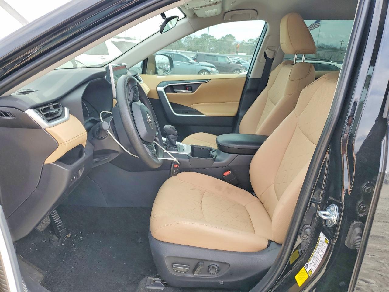 2025 Toyota Rav4 Xle - Image 7