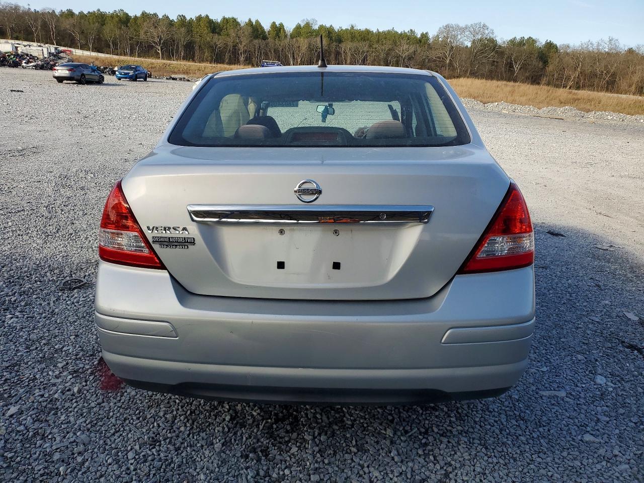 2010 Nissan Versa 1.8 S - Фото 6