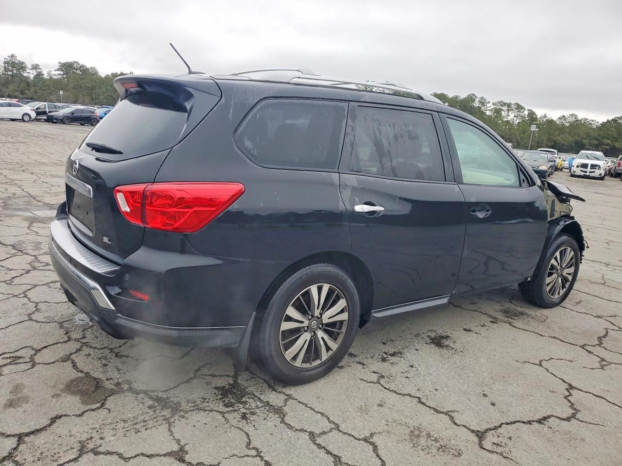 2017 Nissan Pathfinder S - Фото 3