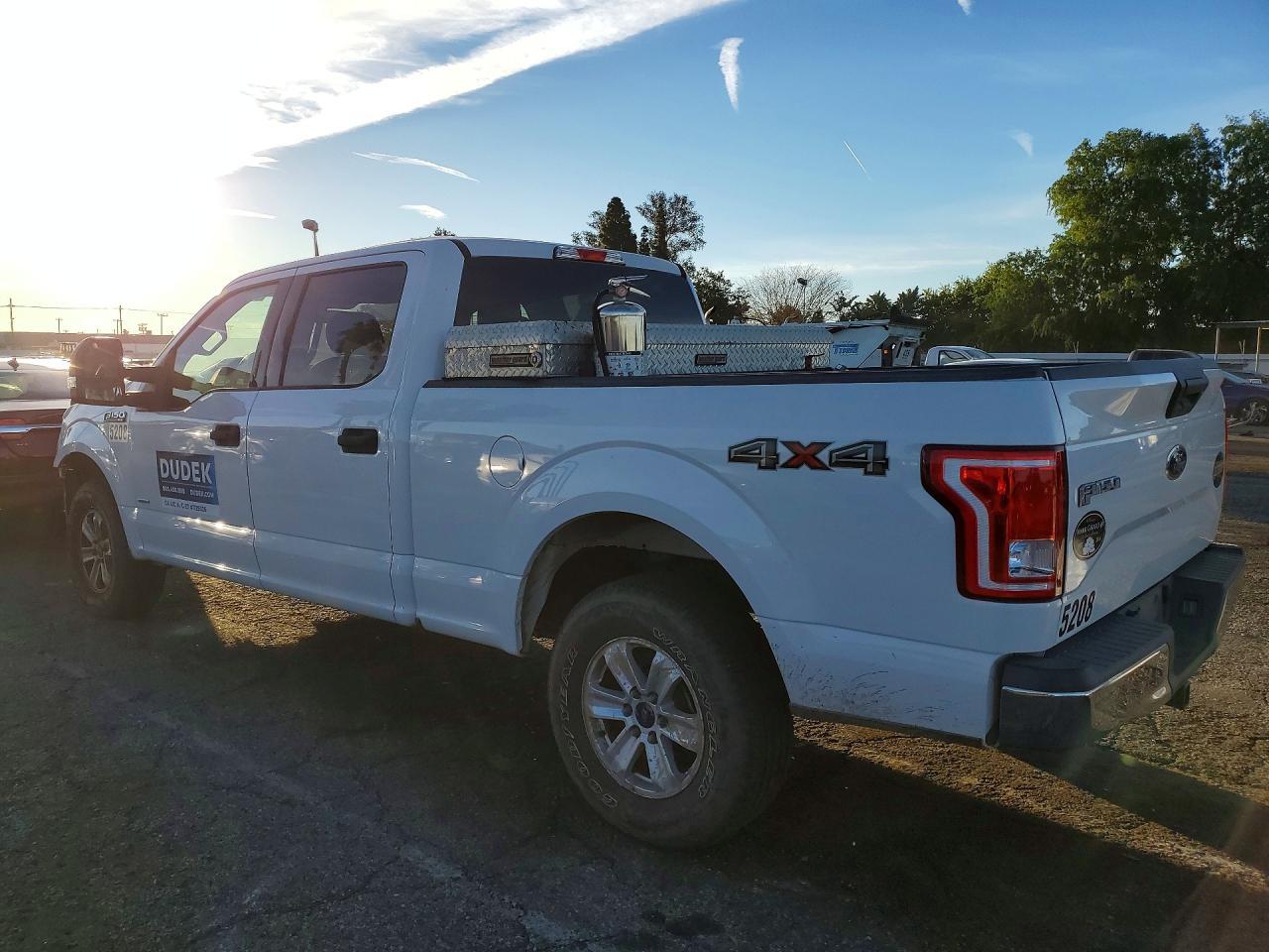 2017 Ford F150 Supercrew - Фото 2