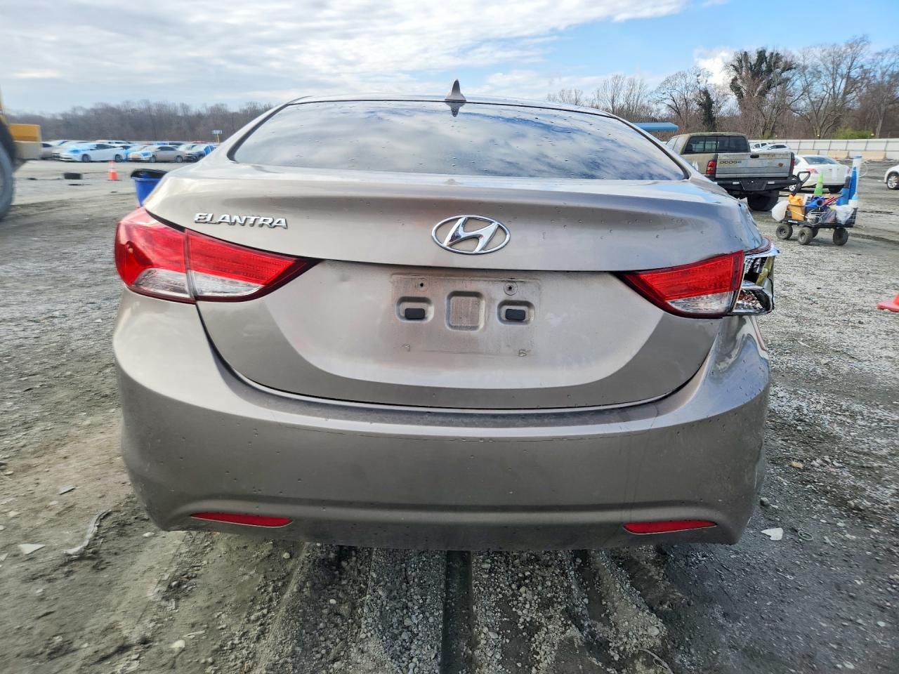 2013 Hyundai Elantra - Фото 6