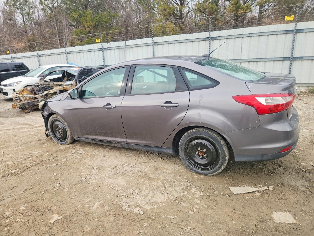 2014 Ford Focus Se - Image 2