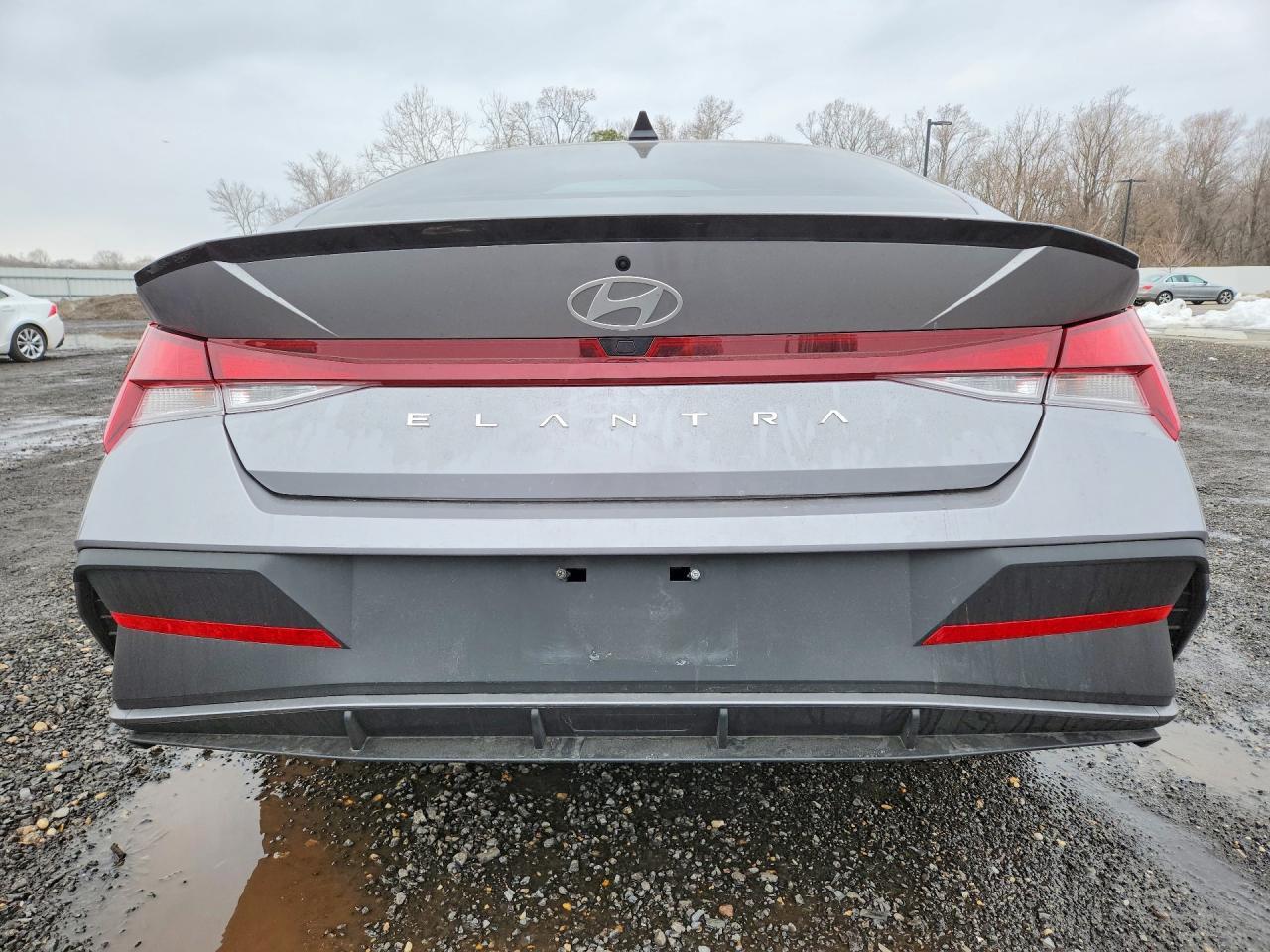 2026 Hyundai Elantra Sel Sport - Image 6