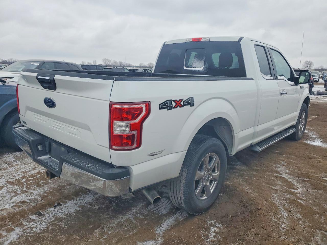 2018 Ford F150 Super Cab - Фото 3