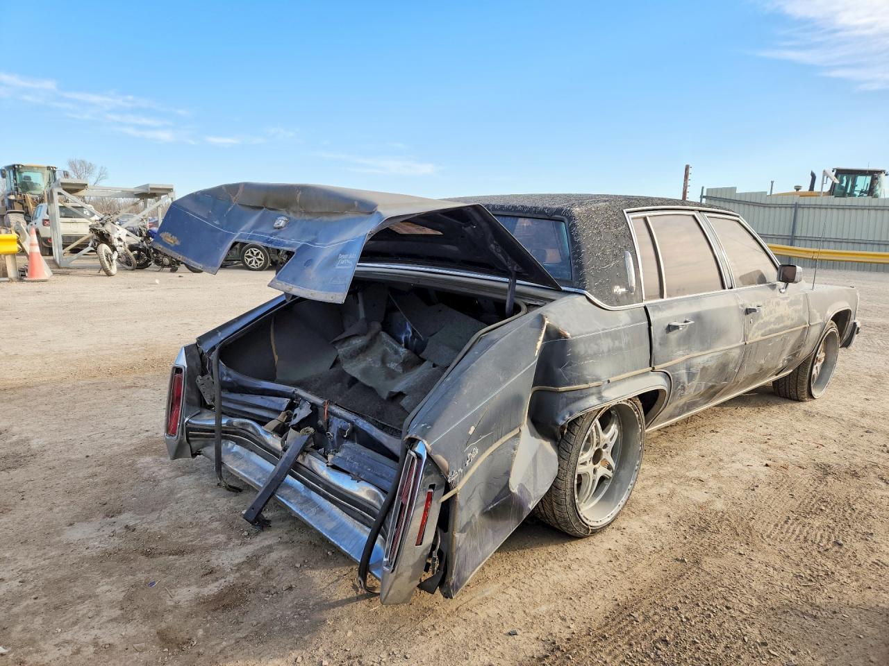 1984 Cadillac Deville - Фото 3