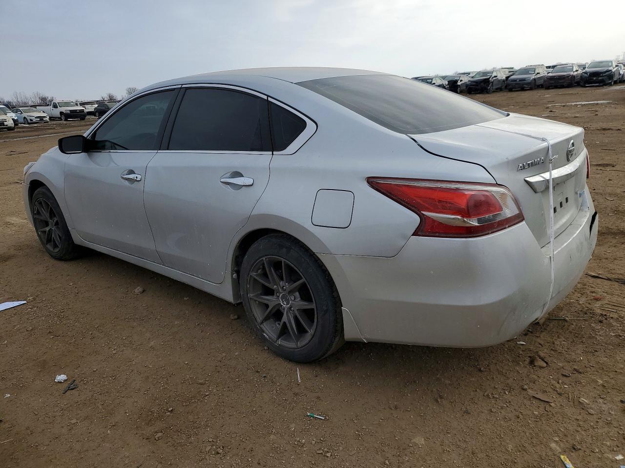 2013 Nissan Altima 2.5 - Фото 2