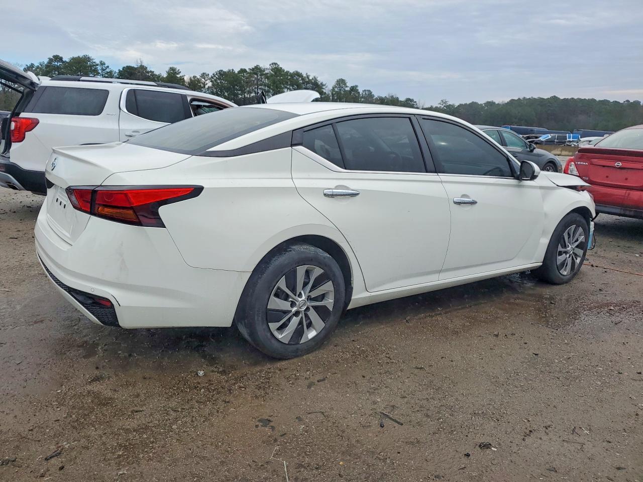 2021 Nissan Altima 2.5 S - Image 3