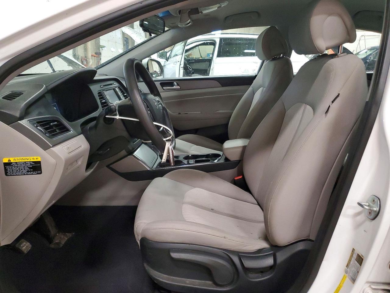 2016 Hyundai Sonata Hybrid - Image 7