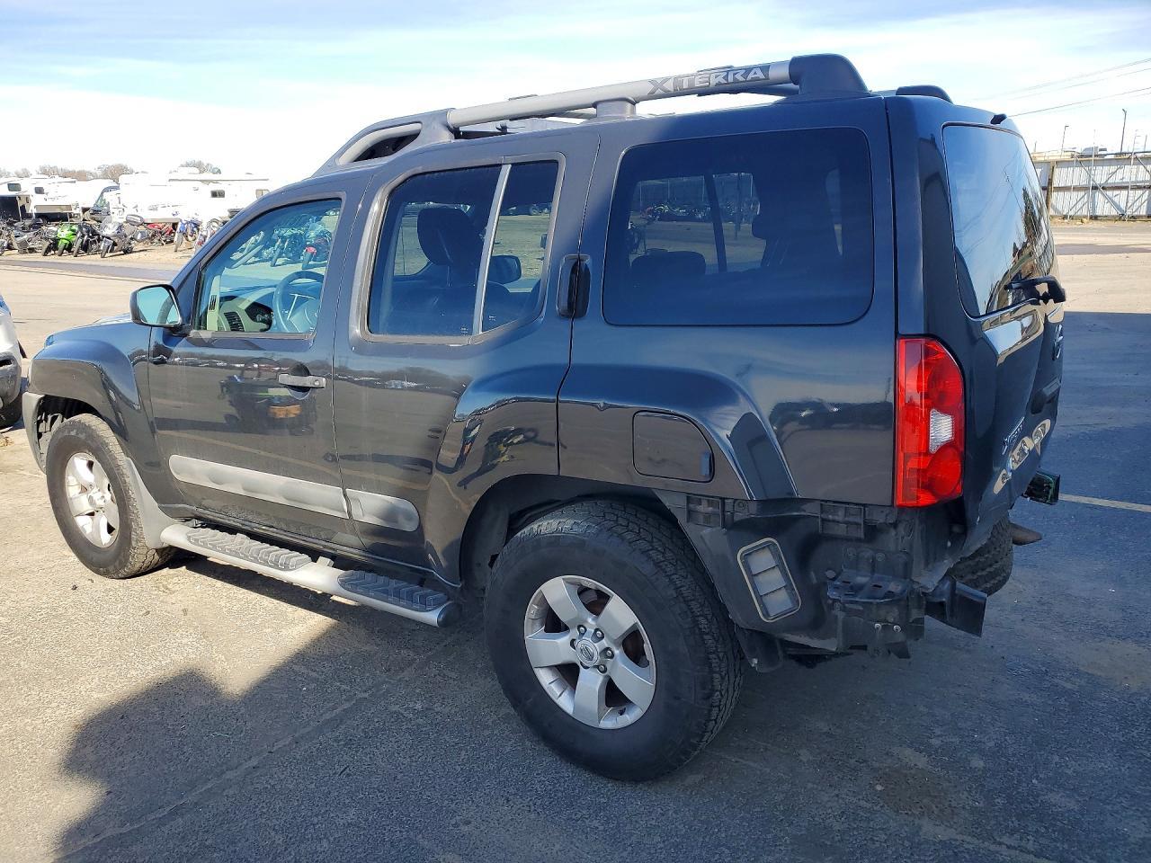 2011 Nissan Xterra Off Road - Фото 2