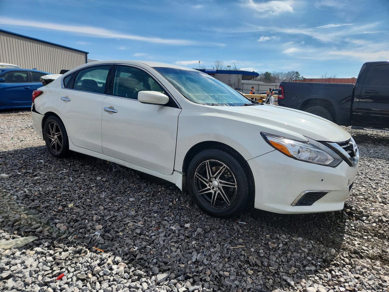 2016 Nissan Altima 2.5 S - Фото 4