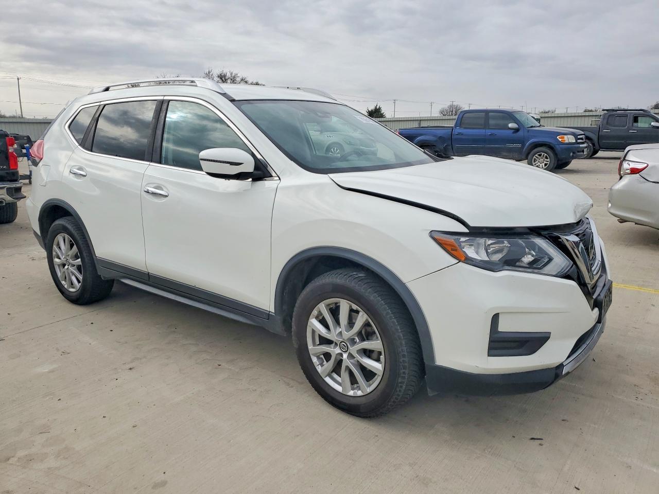 2019 Nissan Rogue Sv - Image 4