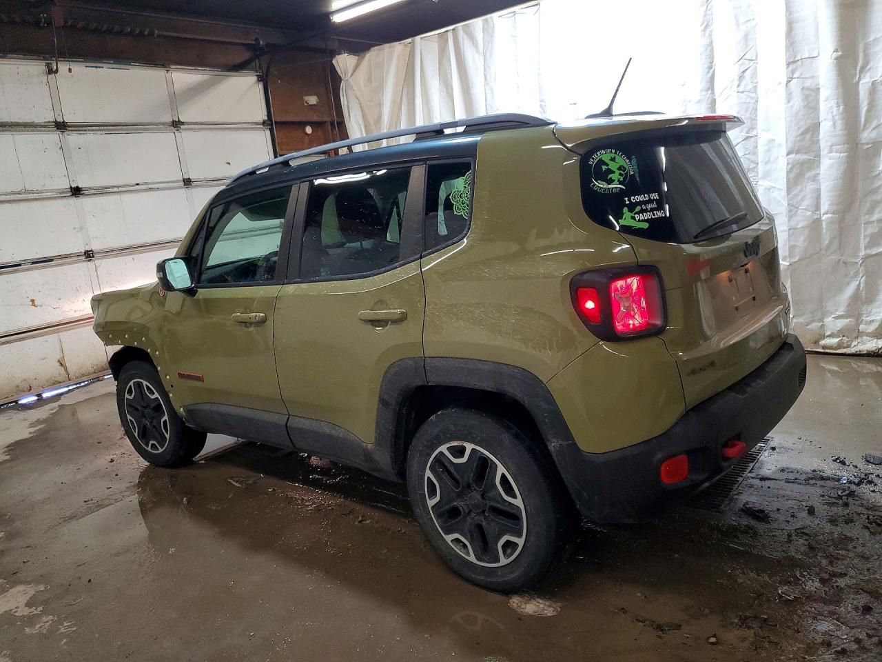 2015 Jeep Renegade Trailhawk - Фото 2