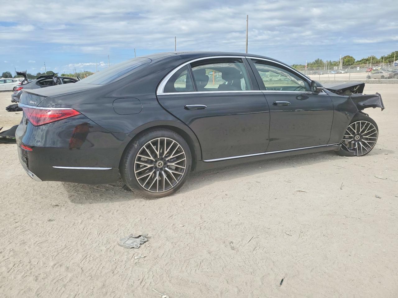 2025 Mercedes-Benz S 580 4Matic - Фото 3