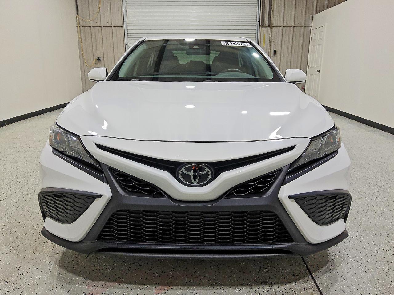 2024 Toyota Camry Se - Фото 5