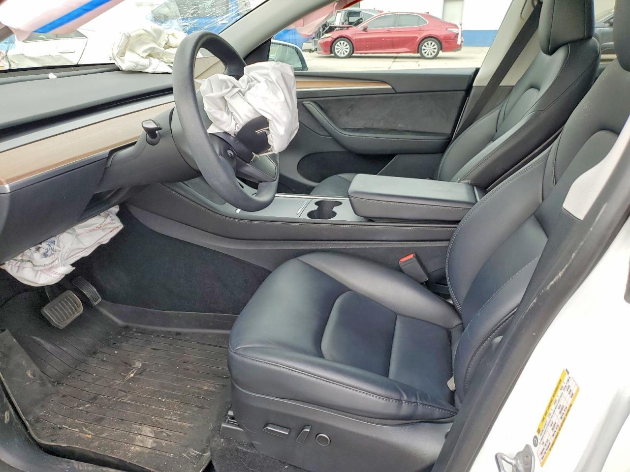 2023 Tesla Model Y - Image 7