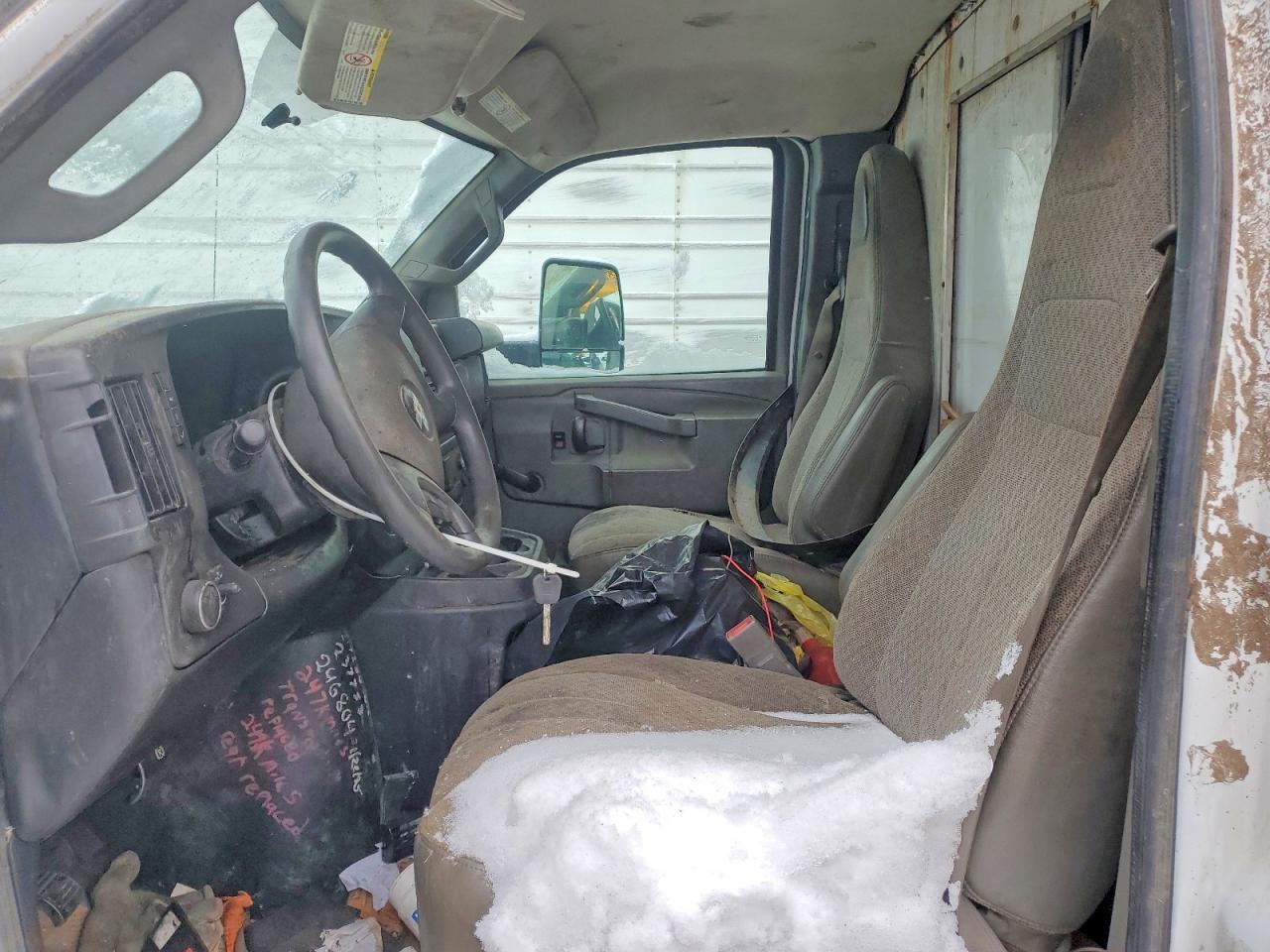 2017 Chevrolet Express G4500 - Фото 7