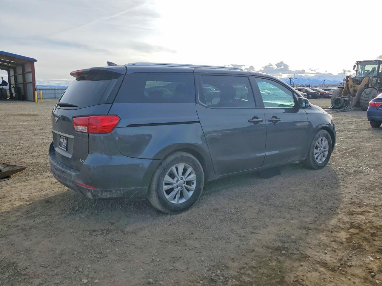 2017 Kia Sedona Lx - Фото 3