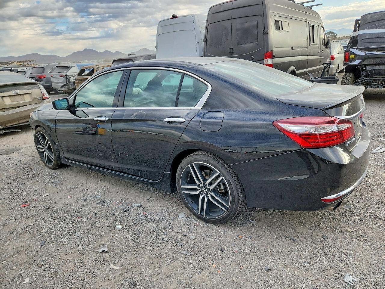 2017 Honda Accord Sport - Фото 2