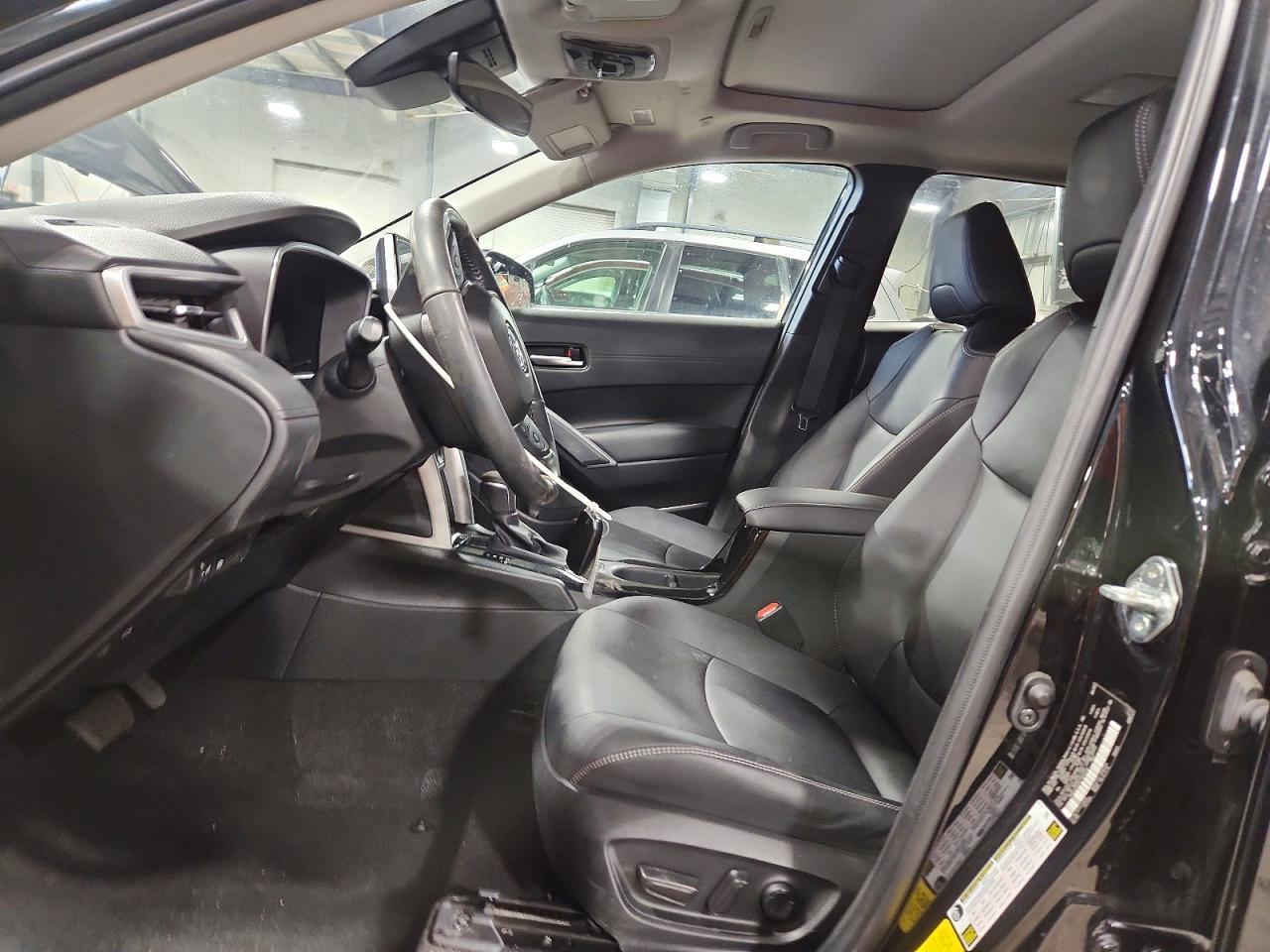 2023 Toyota Corolla Cross Xle - Image 7