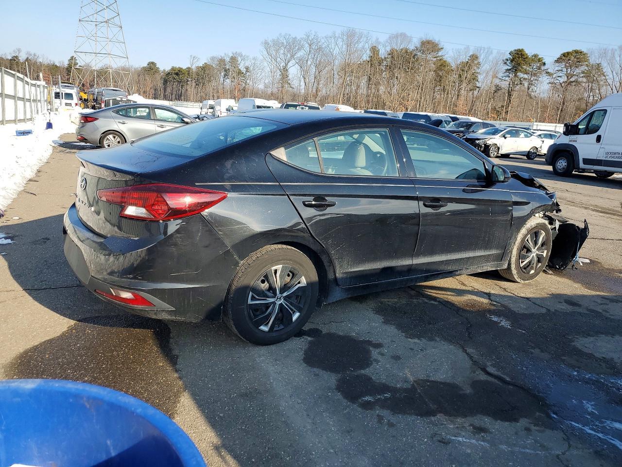 2020 Hyundai Elantra Se - Image 3