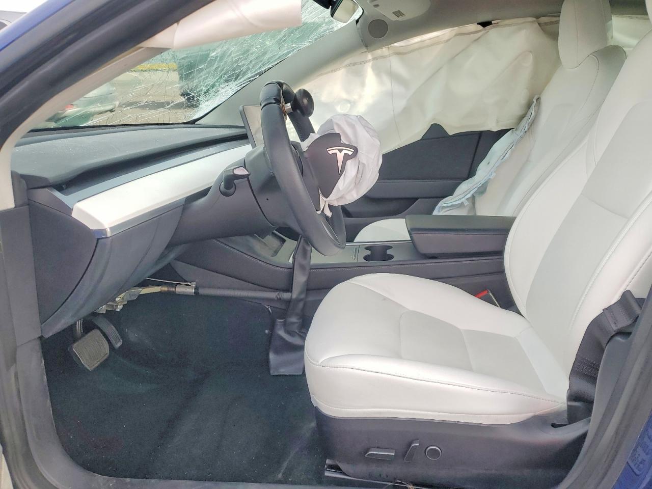 2022 Tesla Model 3 - Фото 7