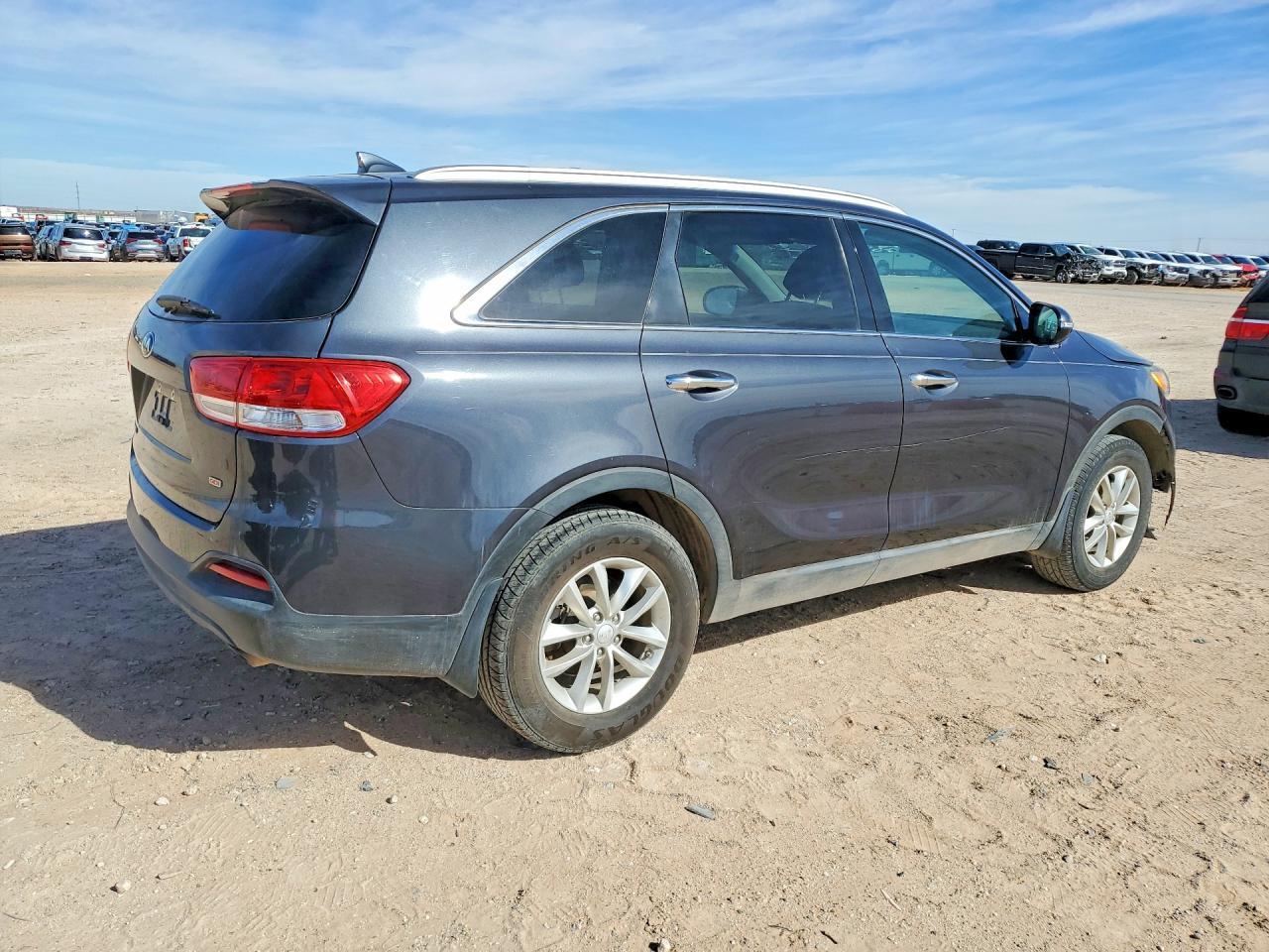 2018 Kia Sorento Lx - Image 3