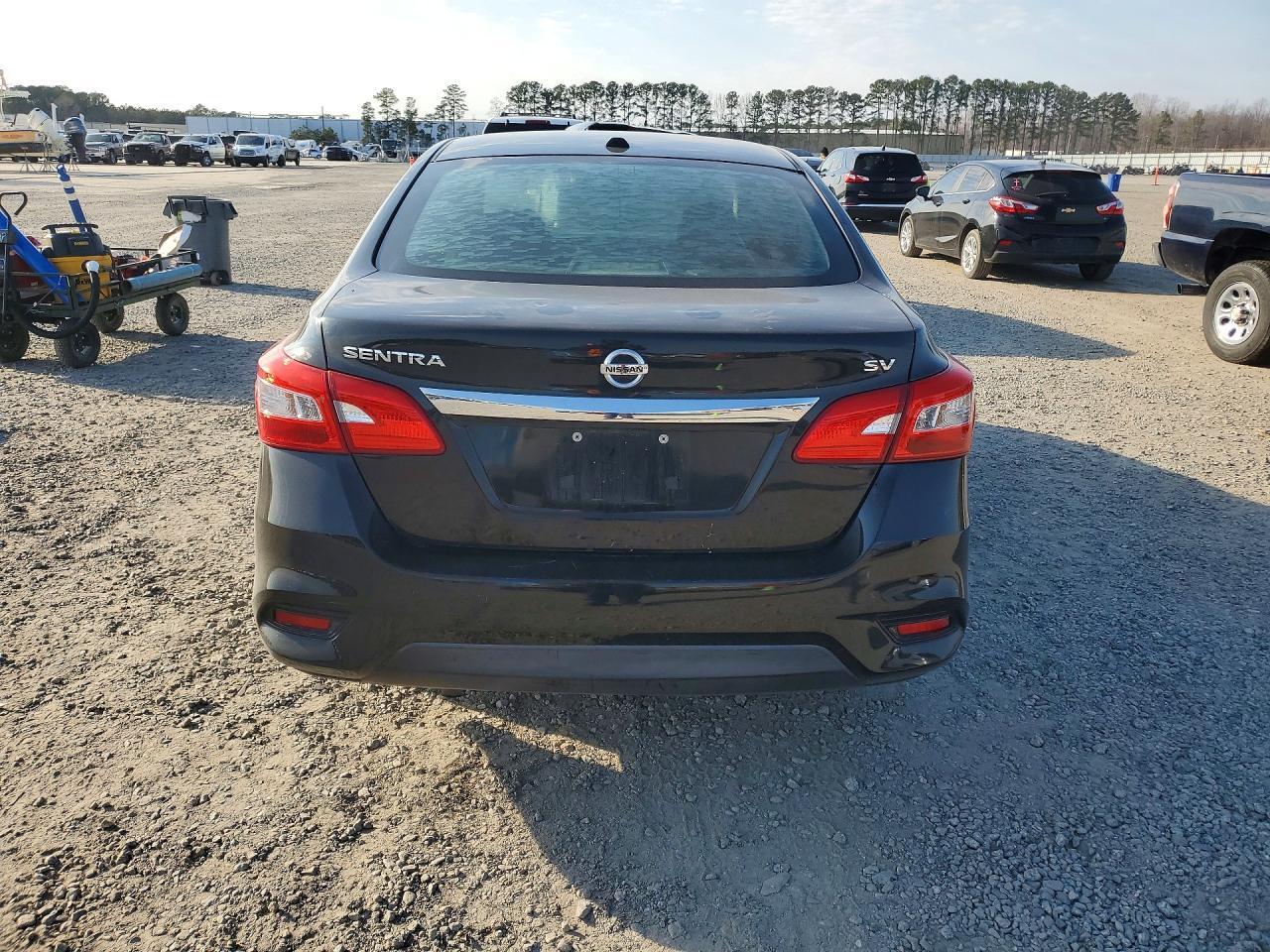 2016 Niss Sentra S - Image 6