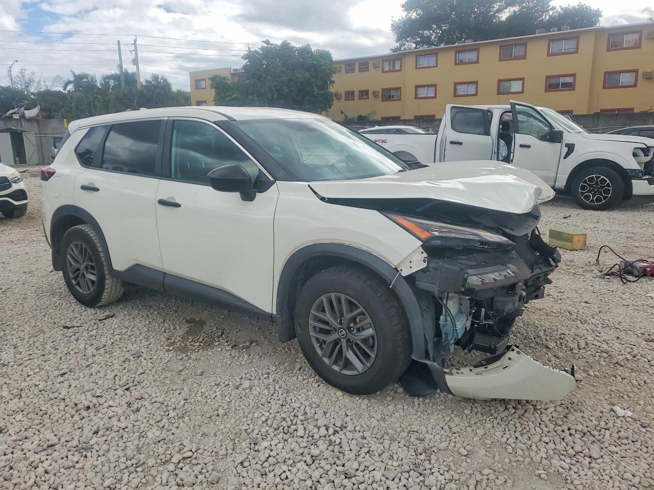 2021 Nissan Rogue S - Image 4