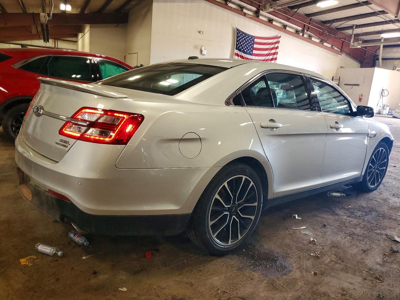 2019 Ford Taurus Sel - Фото 3