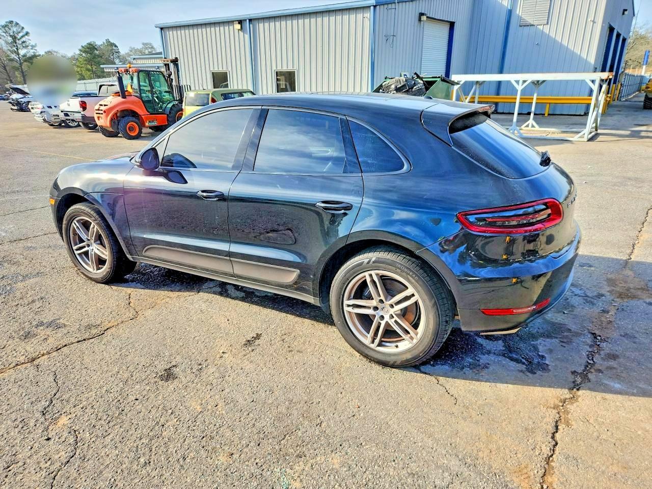 2017 Porsche Macan - Image 2