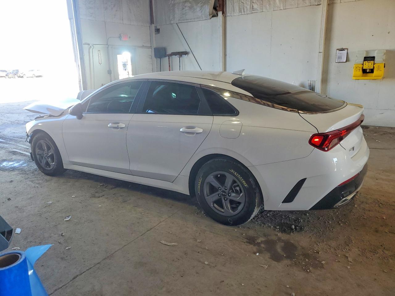 2023 Kia K5 Lxs - Фото 2