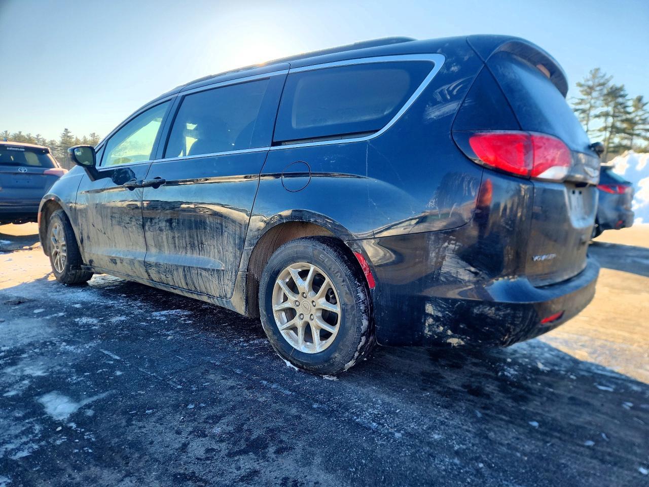 2021 Chrysler Voyager Lxi - Фото 2
