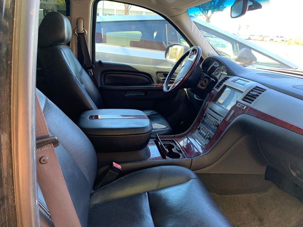 2011 Cadillac Escalade Esv - Image 5