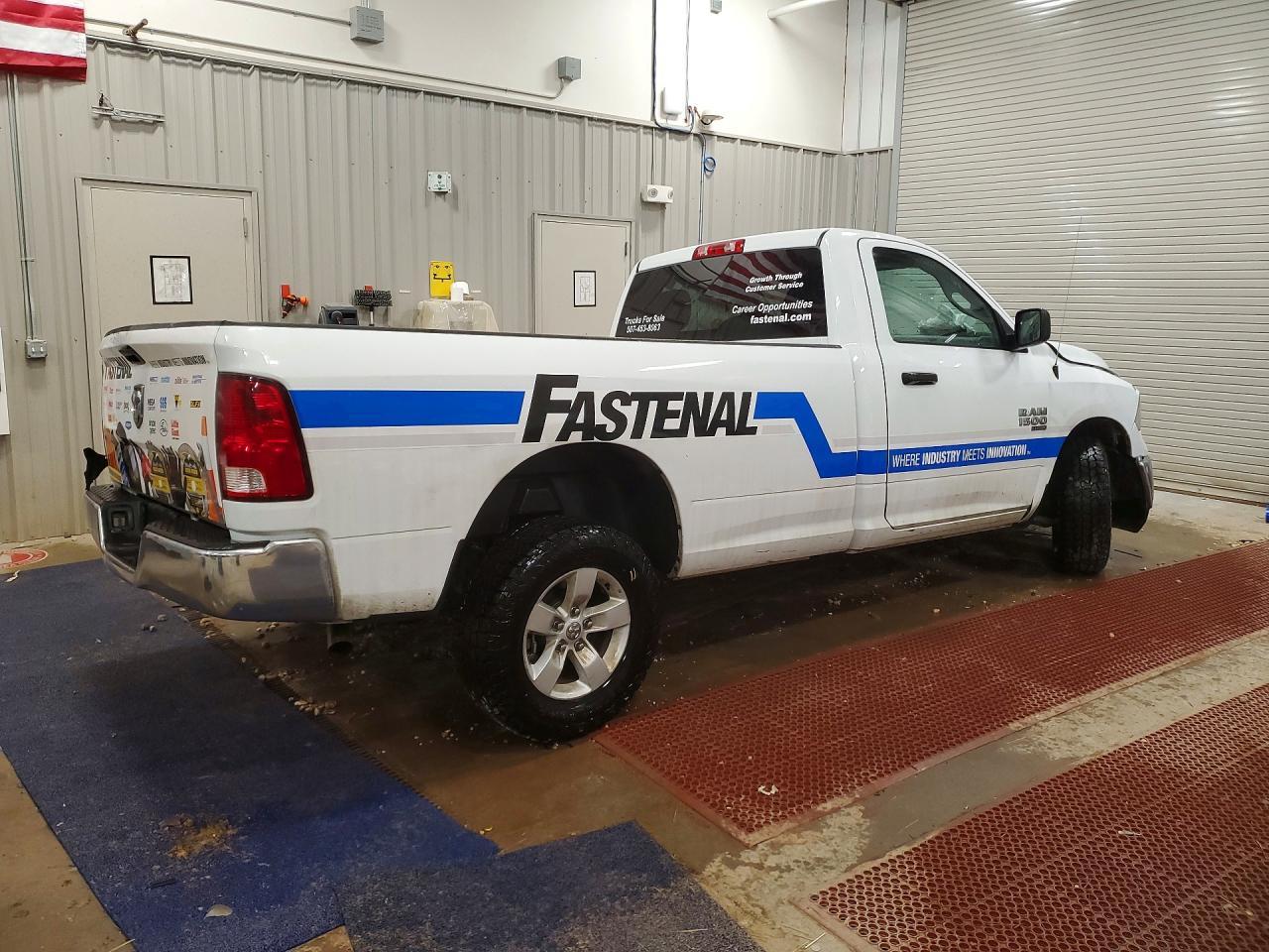 2023 Ram 1500 Classic Slt - Фото 3