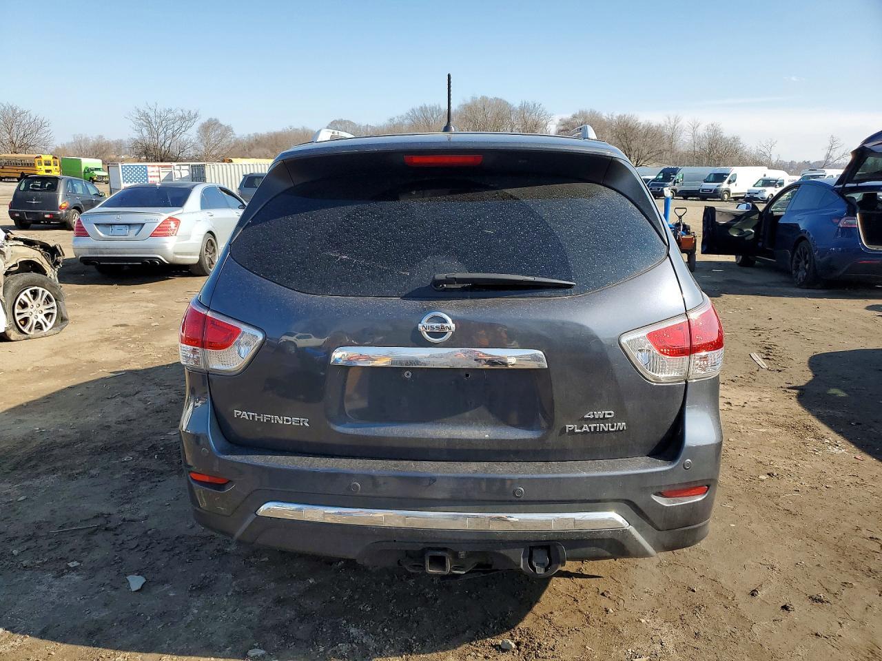 2013 Niss Pathfinder S - Image 6