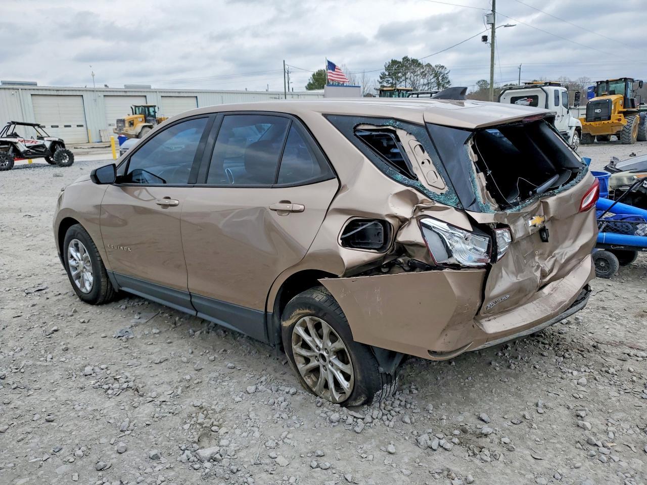 2018 Chevrolet Equinox Ls - Фото 2