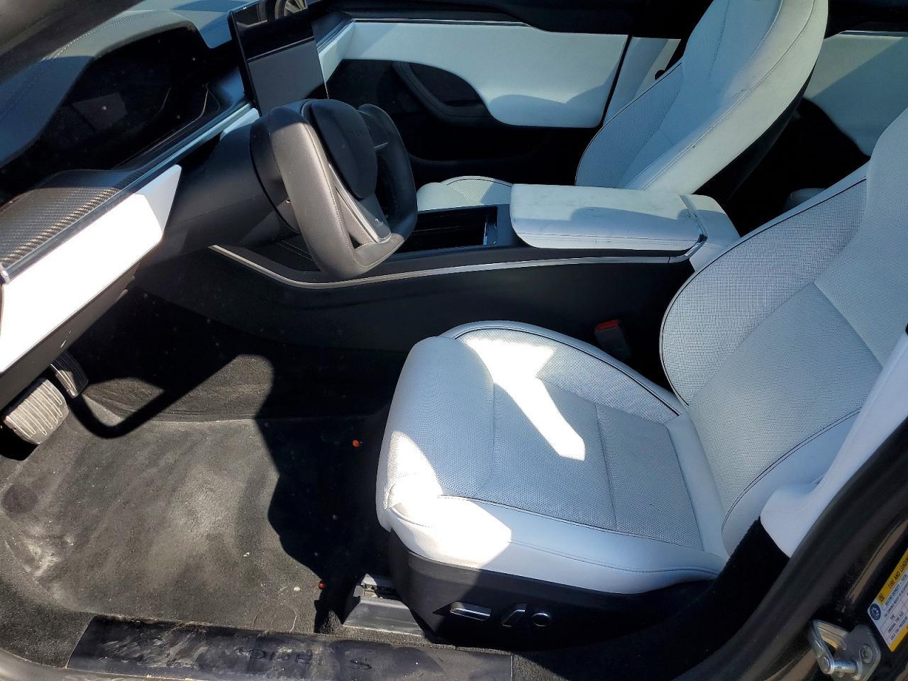 2023 Tesla Model S - Image 7