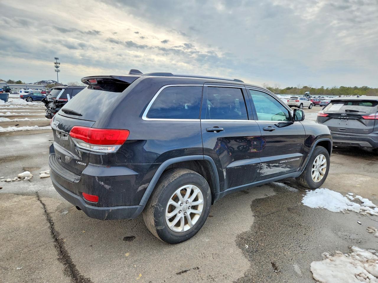 2014 Jeep Grand Cherokee Laredo - Image 3