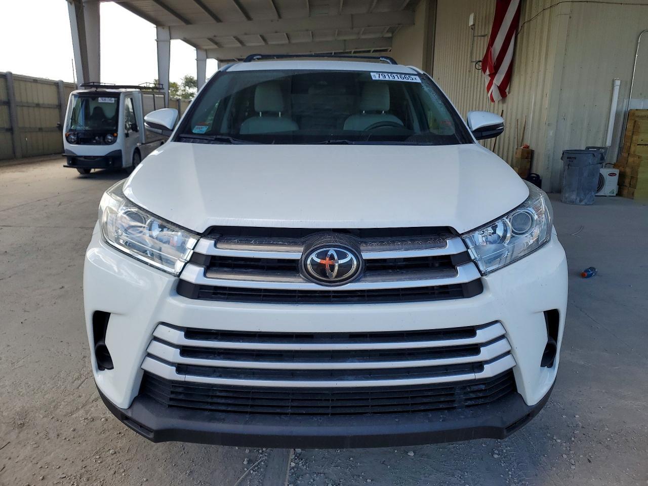 2019 Toyota Highlander Le - Image 5