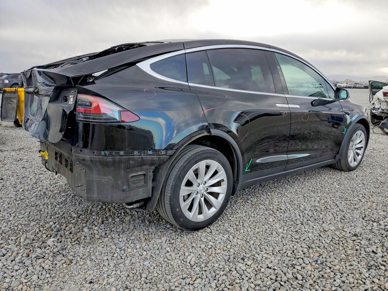 2017 Tesla Model X - Фото 3