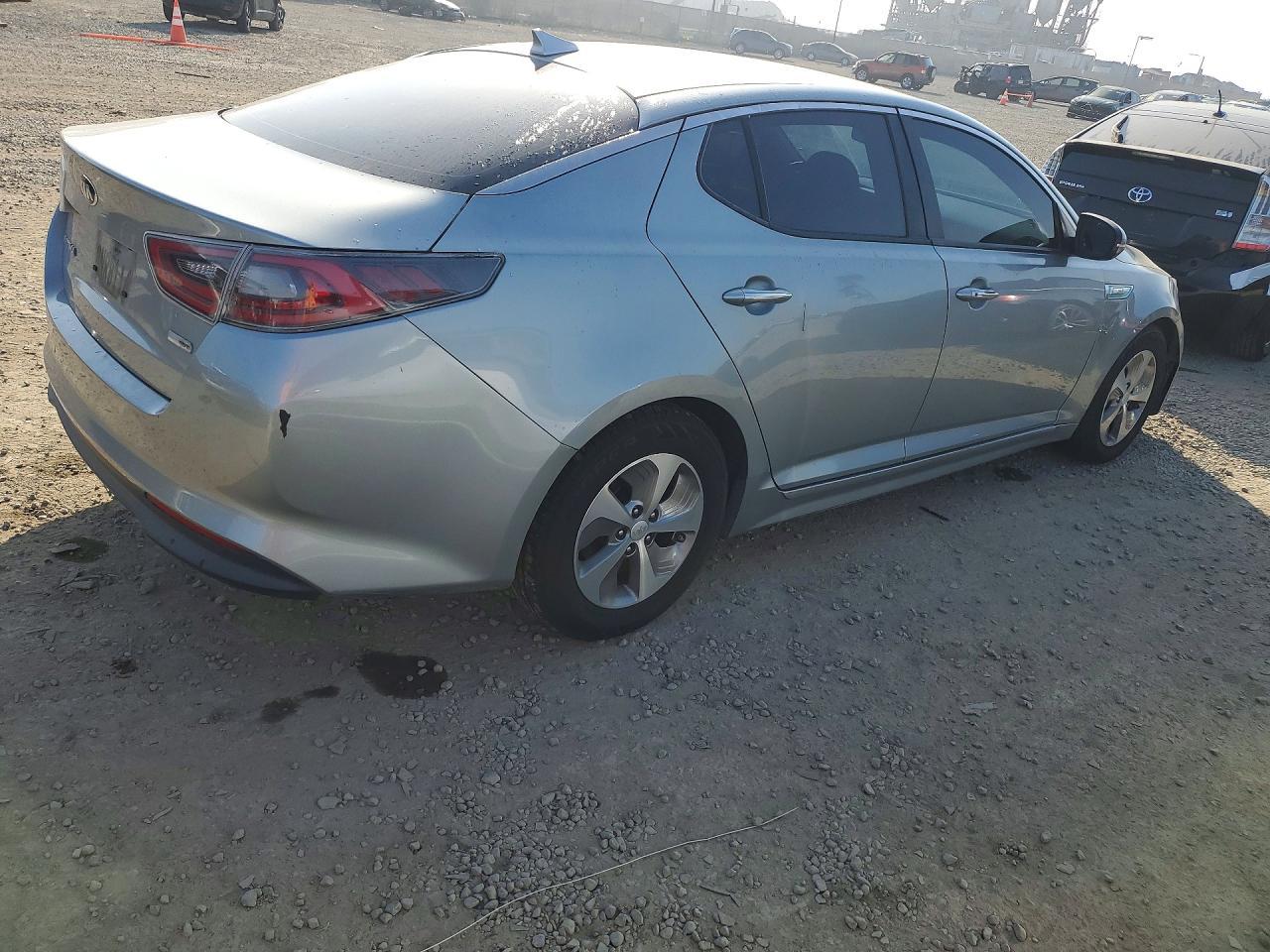 2015 Kia Optima Hybrid - Image 3