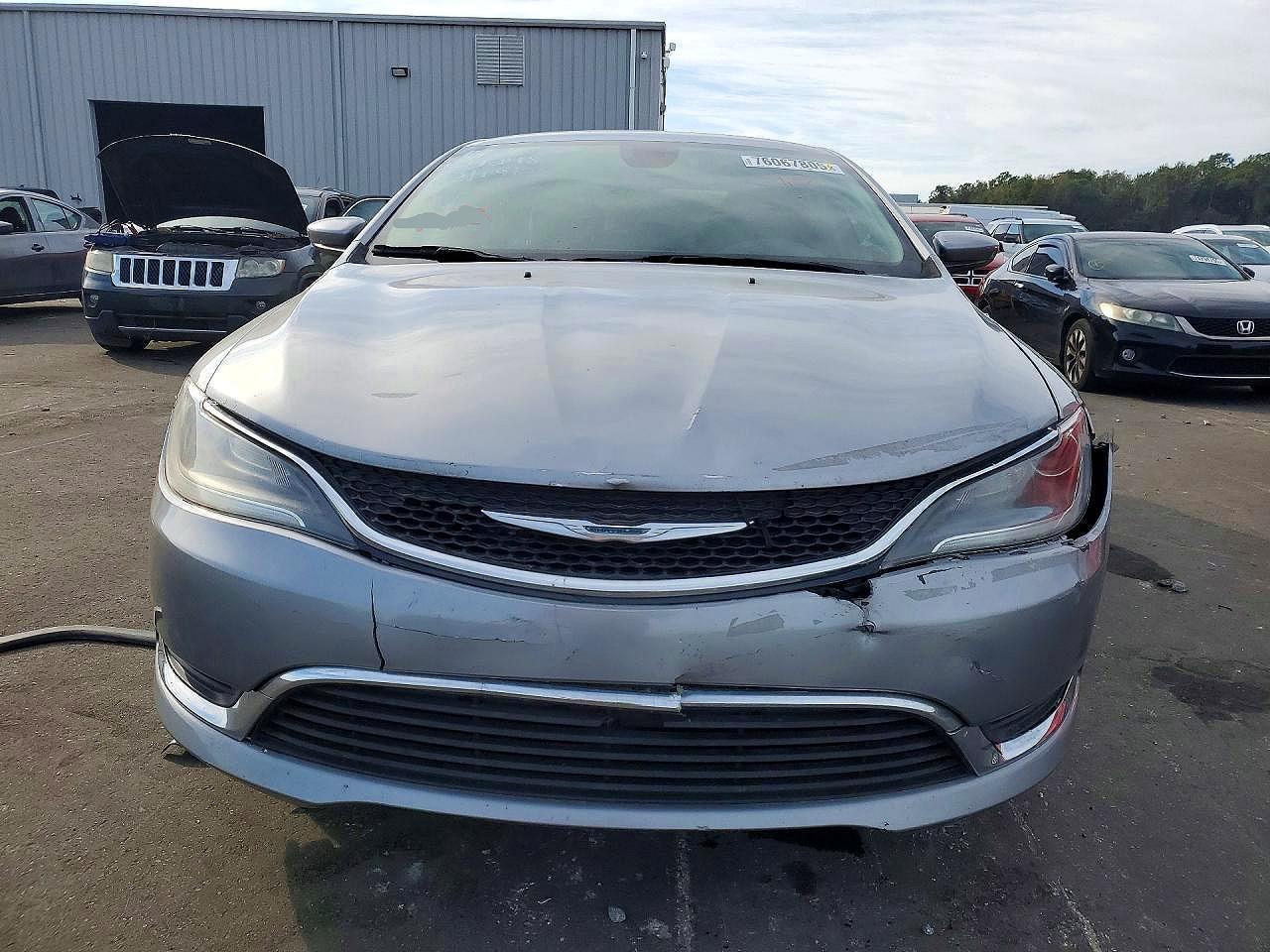2015 Chrysler 200 Limited - Фото 5