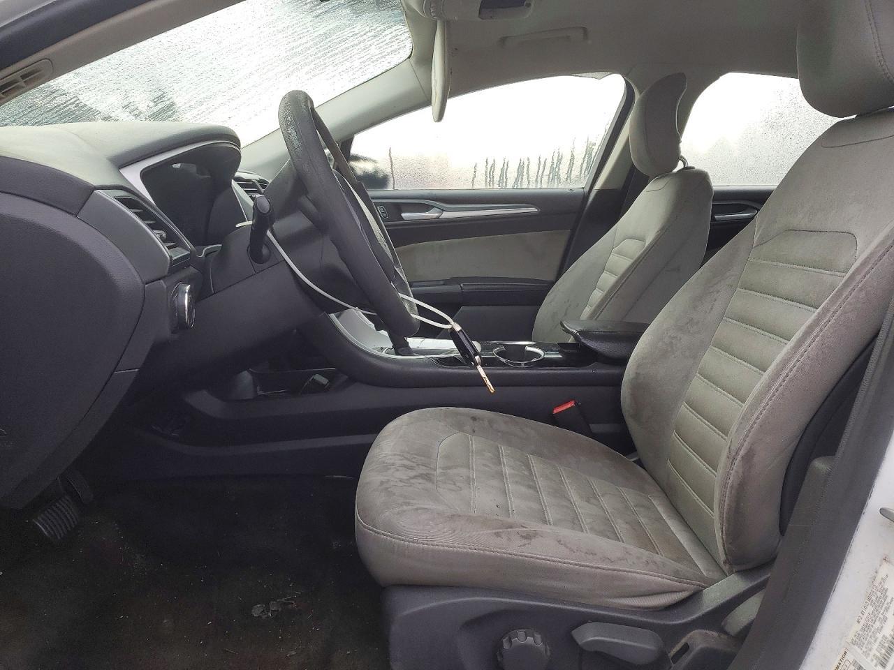 2015 Ford Fusion S - Фото 7