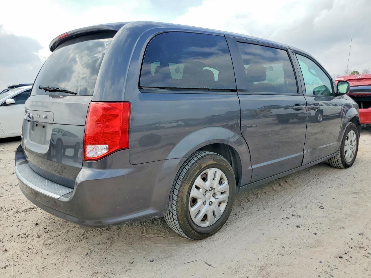 2018 Dodge Grand Caravan Se - Фото 3