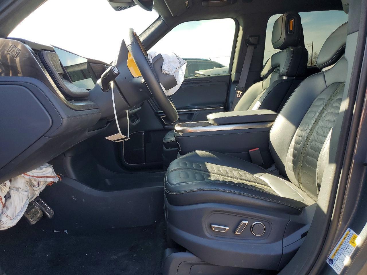 2022 Rivian R1T Adventure - Image 7